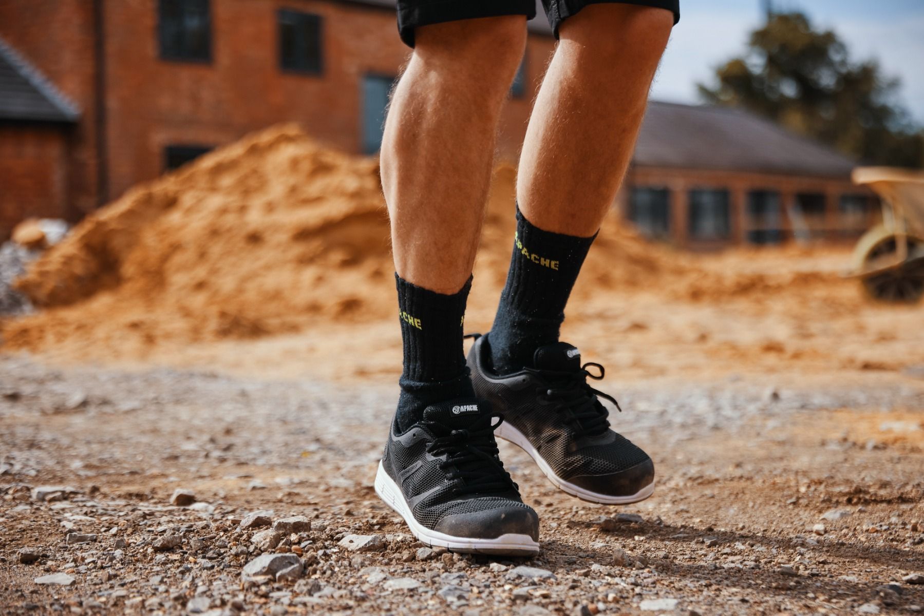 Vault Lightweight Sports Trainer Apache